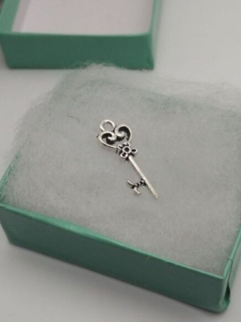 The royal key charm‎